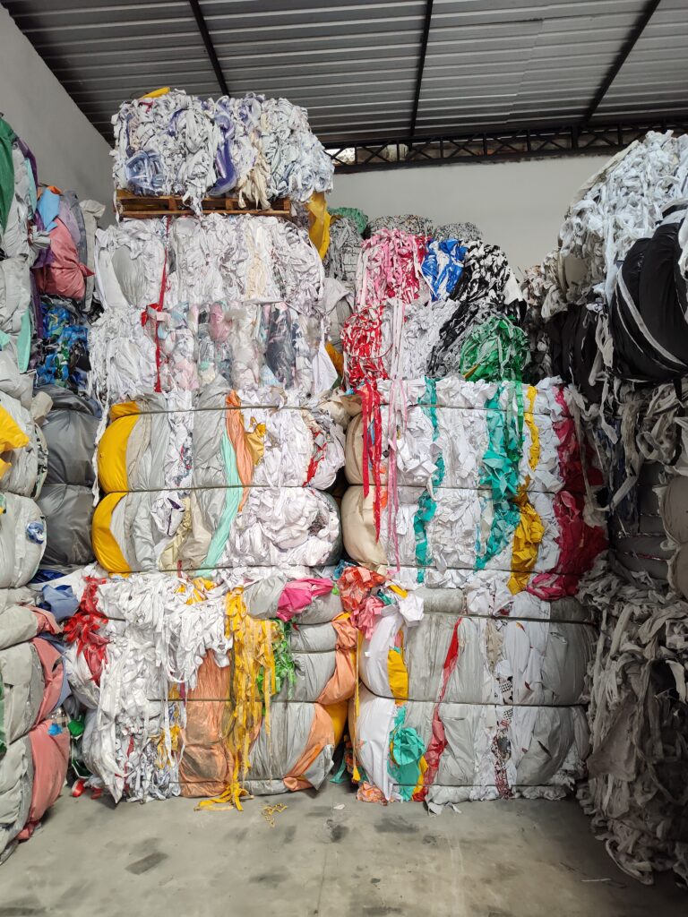 Bagum colorido reciclado em PVC flexível